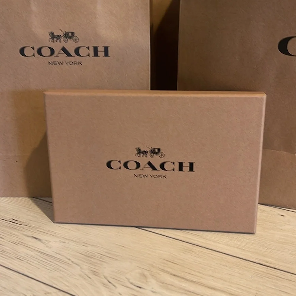 COACH Wallet Gift Set. BROWN NWT. Gift with Box,, & Seal. - Picture 9 of 10